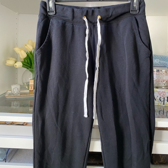 Old Navy Black Skinny Ankle Joggers with Pockets - Picture 5 of 10